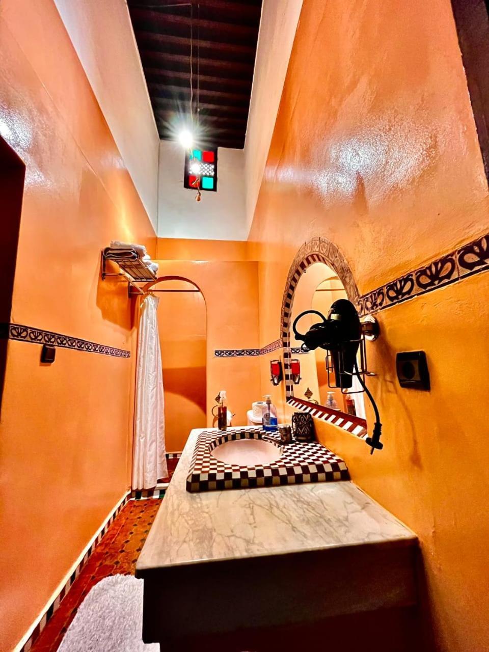Riad Lalla Zoubida Fez Buitenkant foto