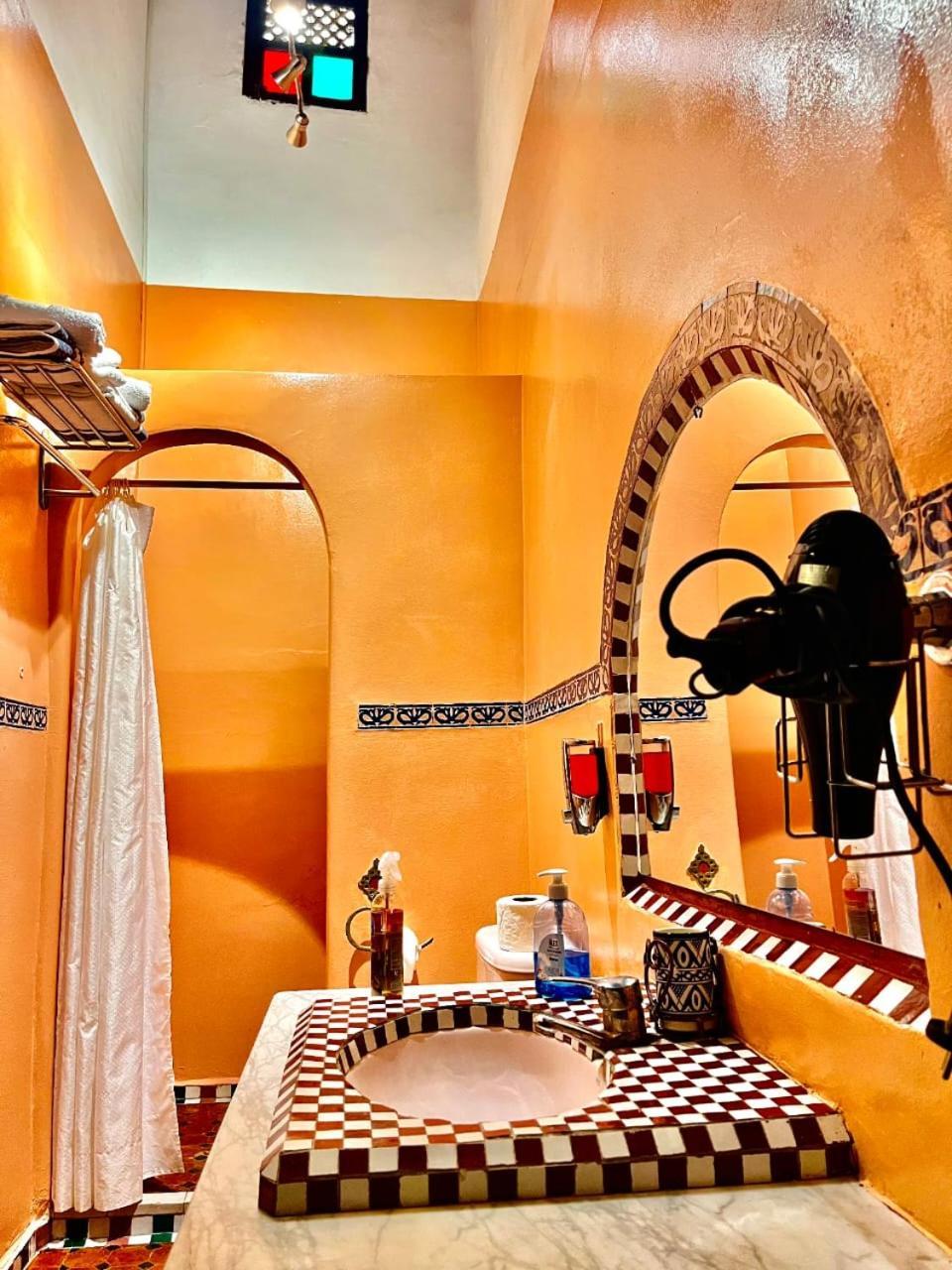 Riad Lalla Zoubida Fez Buitenkant foto