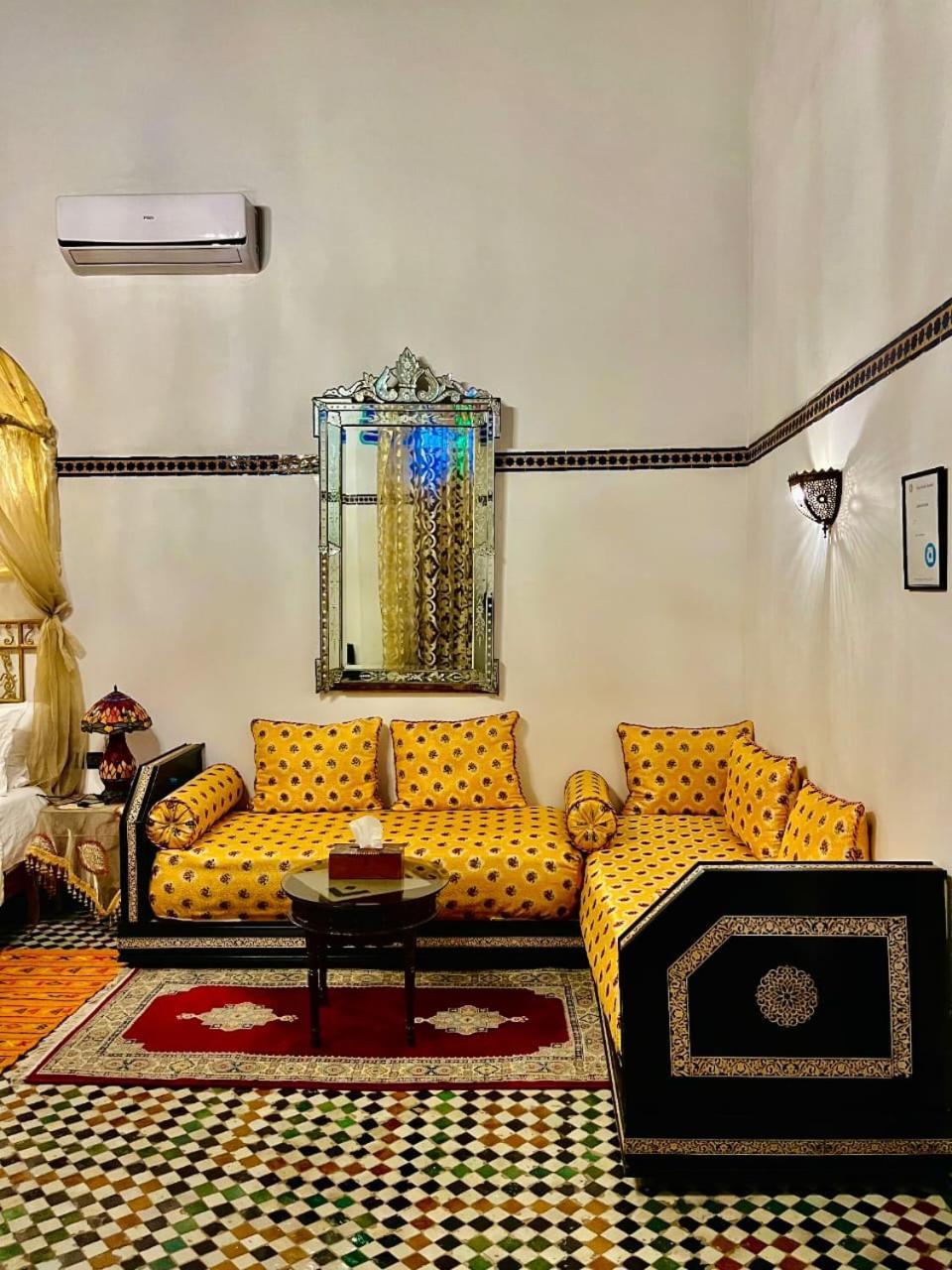 Riad Lalla Zoubida Fez Buitenkant foto